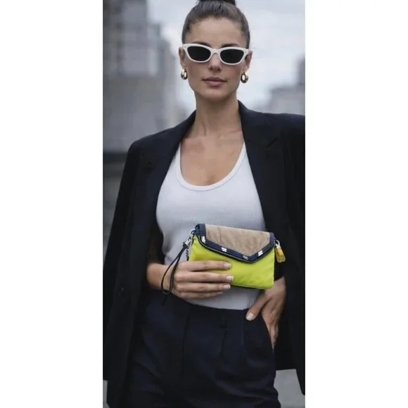 Henri Bendel Rare Neon Lime Cobalt Snakeskin Envelope Wristlet - Picture 12 of 15